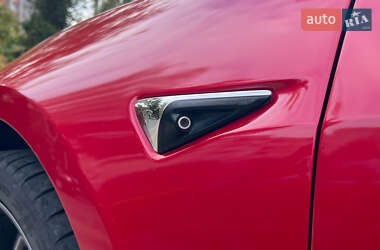 Седан Tesla Model 3 2019 в 