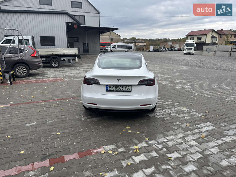 Седан Tesla Model 3 2019 в Костополе