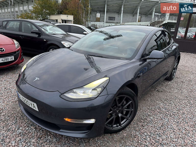 Седан Tesla Model 3 2021 в Полтаве