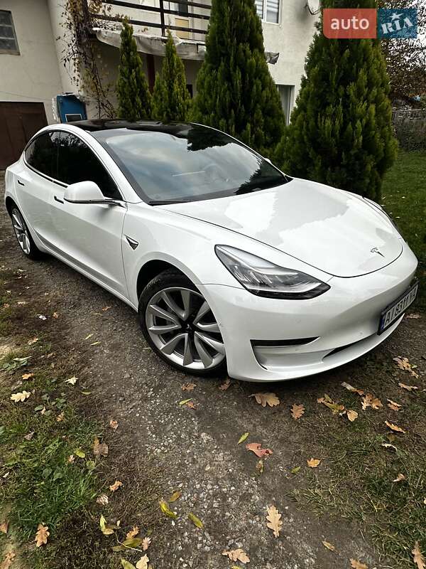 Седан Tesla Model 3 2019 в Броварах