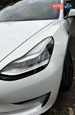 Седан Tesla Model 3 2019 в 