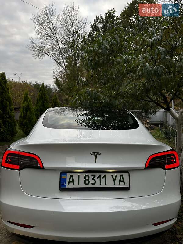 Седан Tesla Model 3 2019 в Броварах