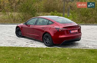 Седан Tesla Model 3 2024 в Ровно