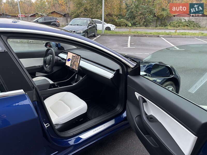Седан Tesla Model 3 2020 в Киеве