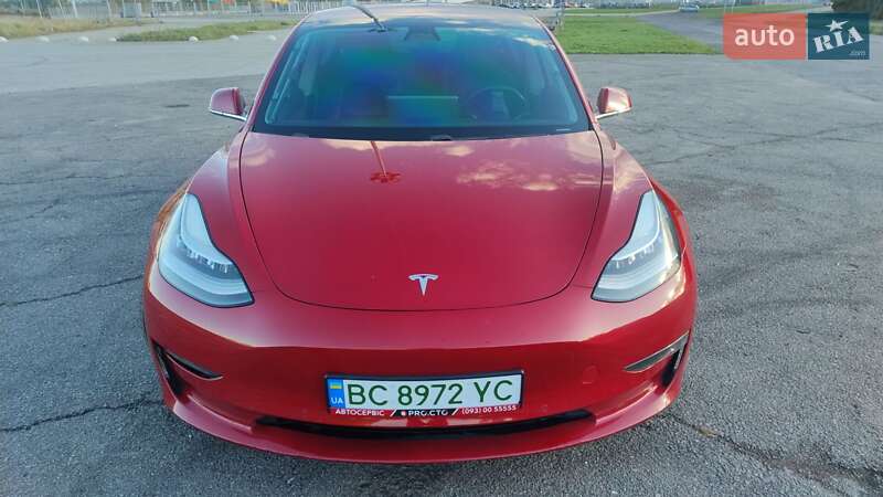 Седан Tesla Model 3 2018 в Львове