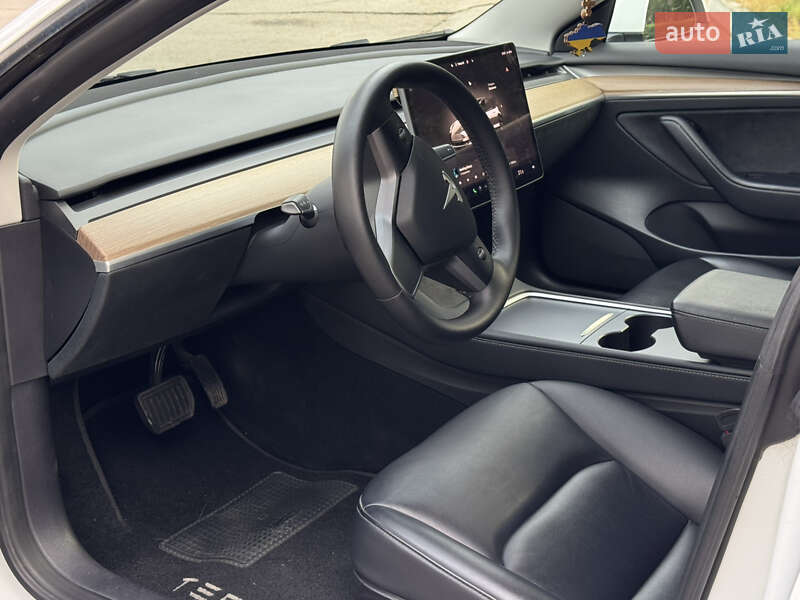 Седан Tesla Model 3 2022 в Нетешине фото 16 Седан Tesla Model 3 2022 в Нетешине