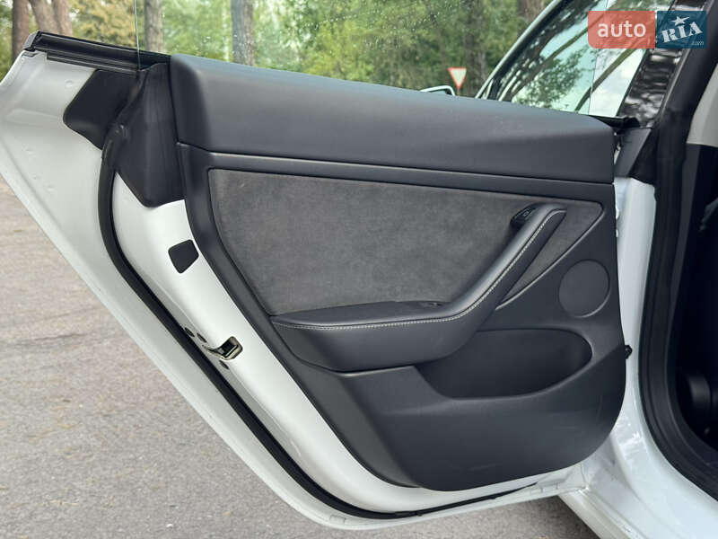 Седан Tesla Model 3 2022 в Нетешине фото 26 Седан Tesla Model 3 2022 в Нетешине