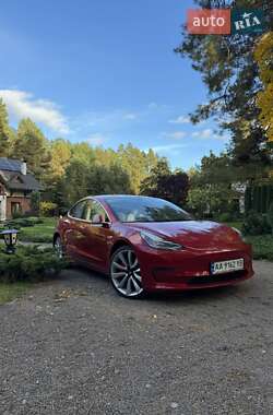 Седан Tesla Model 3 2018 в Белогородке