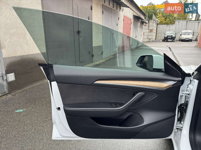 Седан Tesla Model 3 2021 в Киеве фото 28 Седан Tesla Model 3 2021 в Киеве