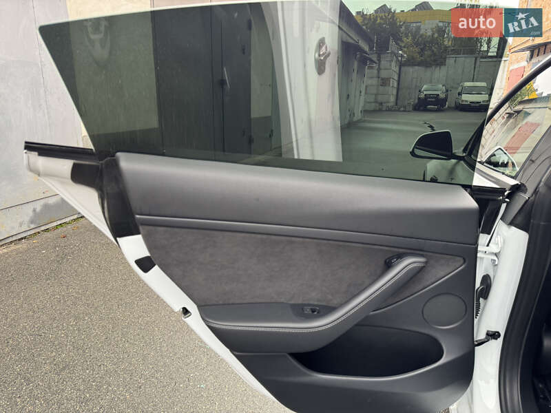 Седан Tesla Model 3 2021 в Киеве фото 30 Седан Tesla Model 3 2021 в Киеве