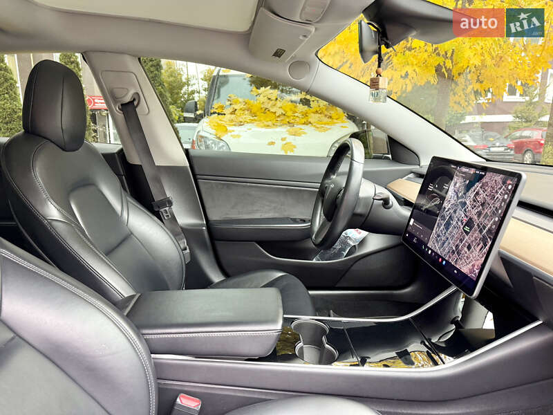 Седан Tesla Model 3 2018 в Ірпені
