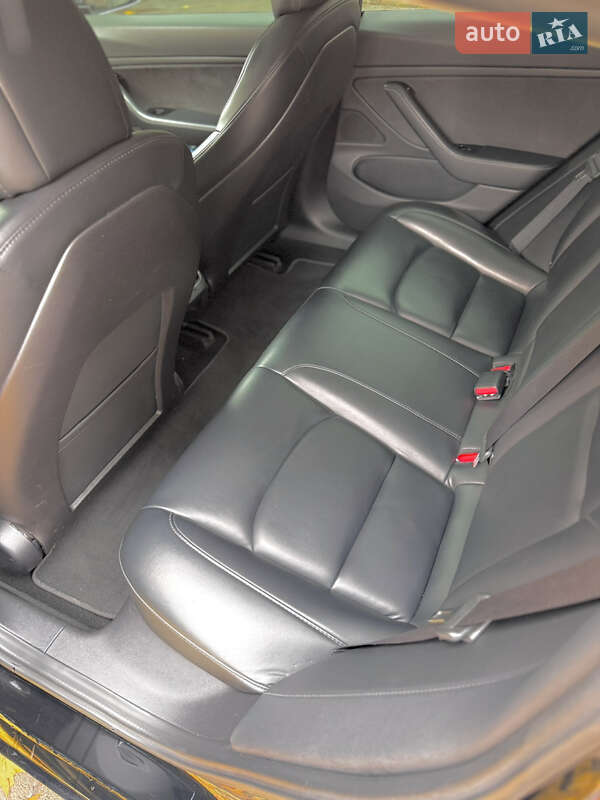 Седан Tesla Model 3 2018 в Ірпені