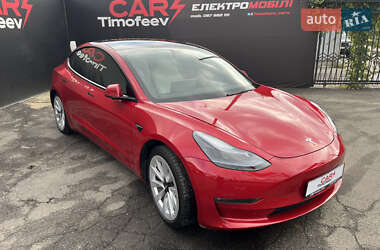 Седан Tesla Model 3 2022 в 