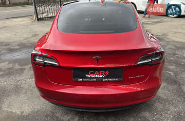 Седан Tesla Model 3 2022 в 