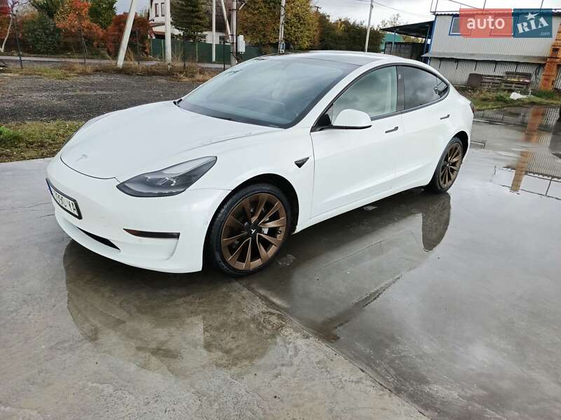 Tesla Model 3 2021