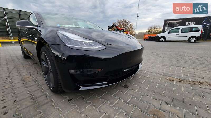 Седан Tesla Model 3 2019 в Благовещенском