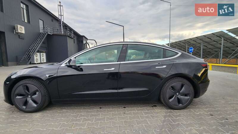 Седан Tesla Model 3 2019 в Благовещенском