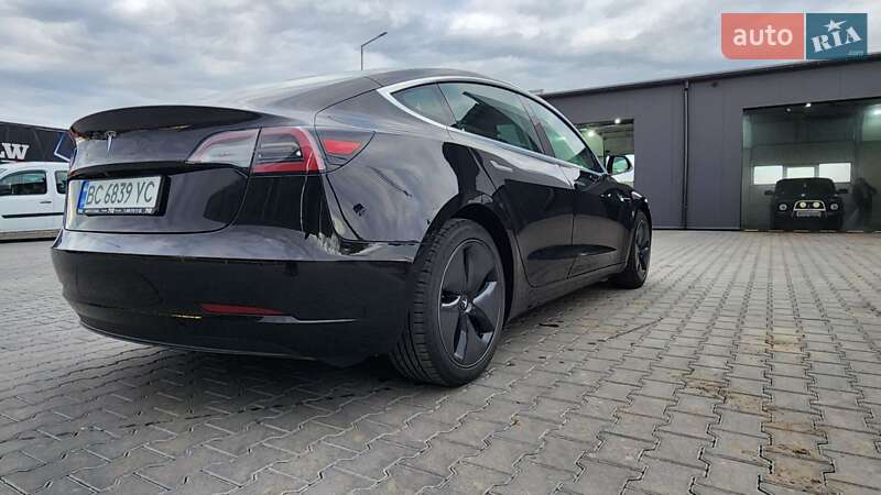 Седан Tesla Model 3 2019 в Благовещенском