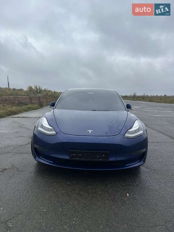 Седан Tesla Model 3 2019 в Березному
