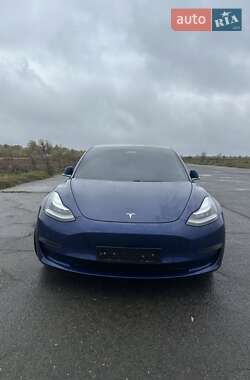Седан Tesla Model 3 2019 в 