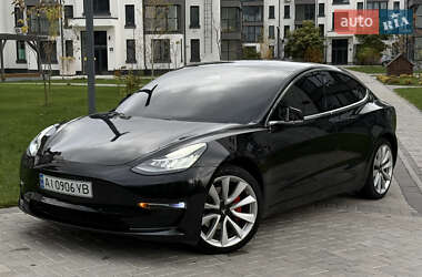 Седан Tesla Model 3 2019 в Киеве