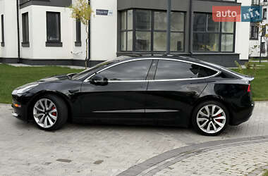 Седан Tesla Model 3 2019 в 