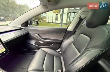 Седан Tesla Model 3 2019 в 