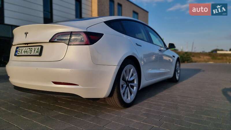 Седан Tesla Model 3 2021 в Хмельницькому