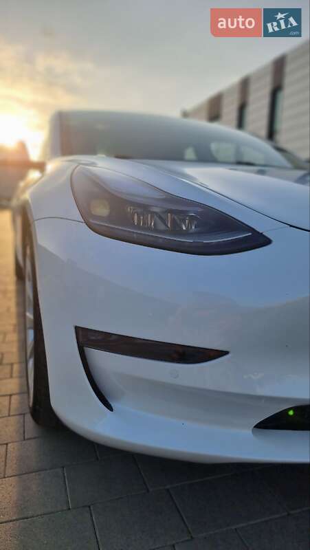 Седан Tesla Model 3 2021 в Хмельницькому