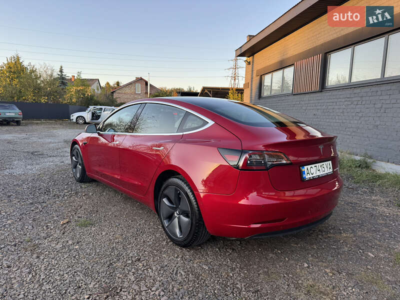 Седан Tesla Model 3 2018 в Луцке
