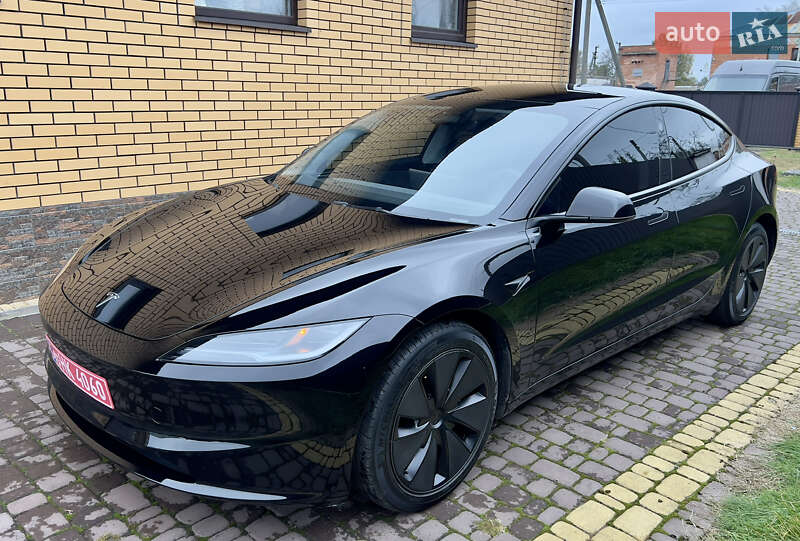 Седан Tesla Model 3 2024 в Олевську