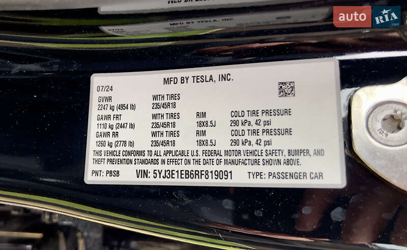 Седан Tesla Model 3 2024 в Олевську