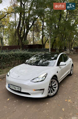 Седан Tesla Model 3 2021 в 