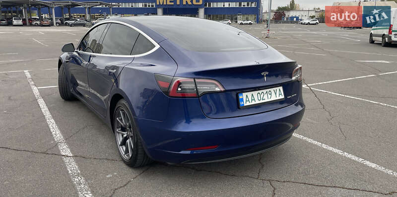 Седан Tesla Model 3 2019 в Києві