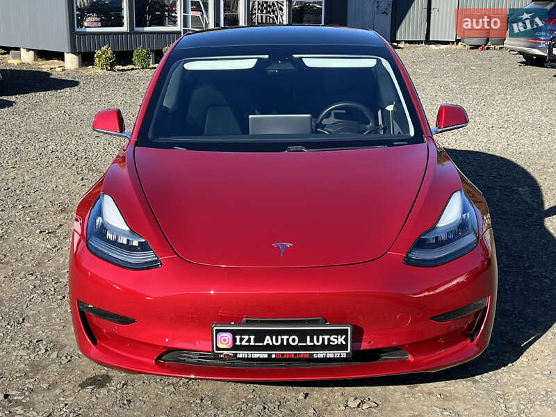 Седан Tesla Model 3 2020 в Луцьку