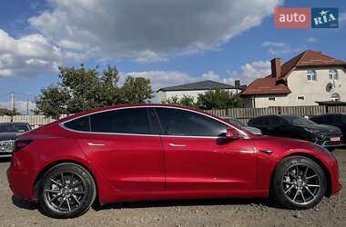 Седан Tesla Model 3 2020 в 