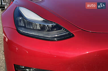 Седан Tesla Model 3 2020 в 