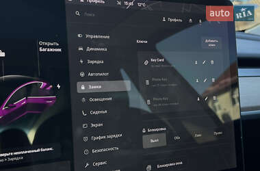 Седан Tesla Model 3 2020 в 