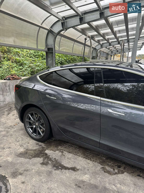 Седан Tesla Model 3 2019 в Киеве фото 4 Седан Tesla Model 3 2019 в Киеве