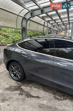Седан Tesla Model 3 2019 в 