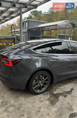 Седан Tesla Model 3 2019 в 