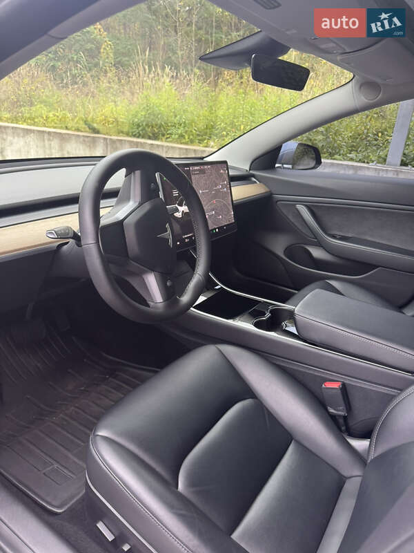 Седан Tesla Model 3 2019 в Киеве фото 13 Седан Tesla Model 3 2019 в Киеве