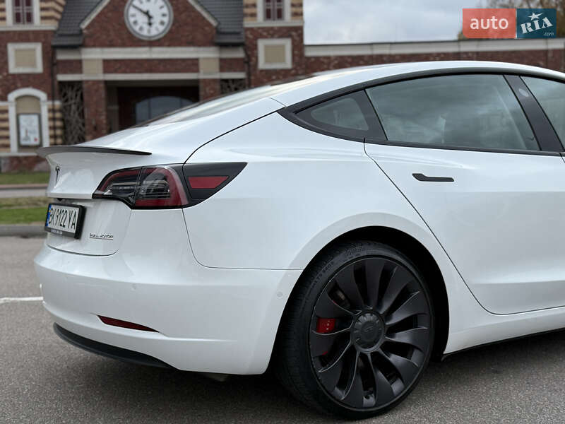 Седан Tesla Model 3 2021 в Киеве фото 20 Седан Tesla Model 3 2021 в Киеве