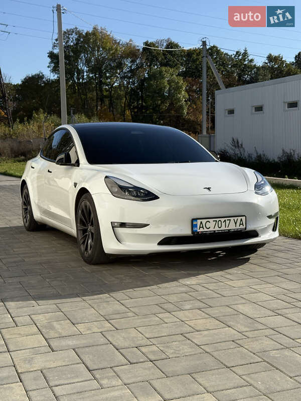 Седан Tesla Model 3 2022 в Луцьку