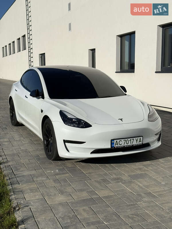 Седан Tesla Model 3 2022 в Луцьку