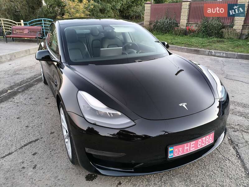 Седан Tesla Model 3 2021 в Луцьку