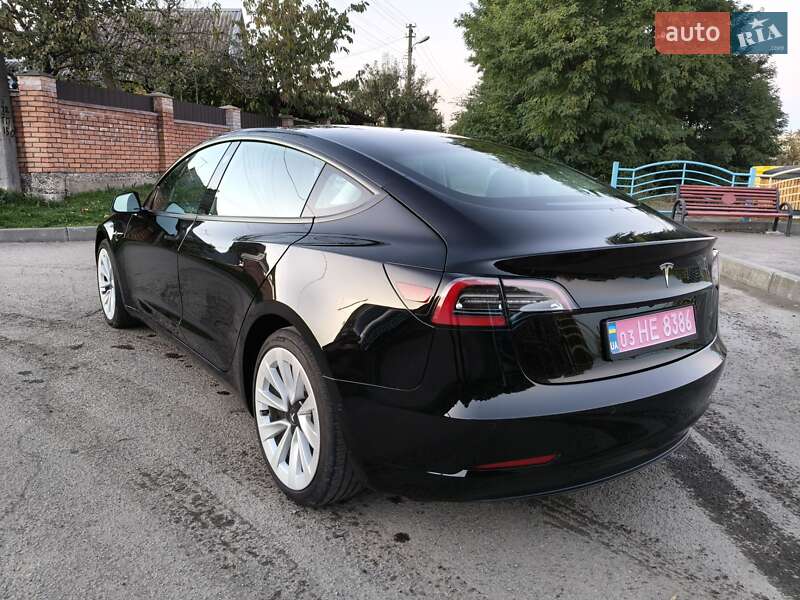 Седан Tesla Model 3 2021 в Луцьку