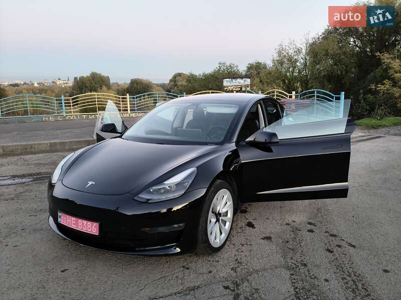 Седан Tesla Model 3 2021 в Луцьку