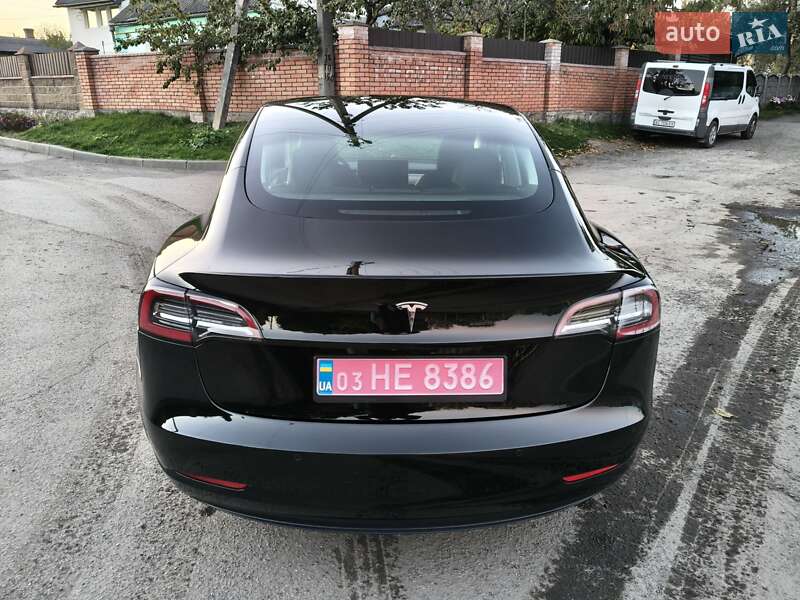 Седан Tesla Model 3 2021 в Луцьку