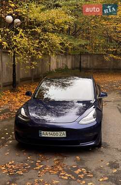 Седан Tesla Model 3 2018 в Києві